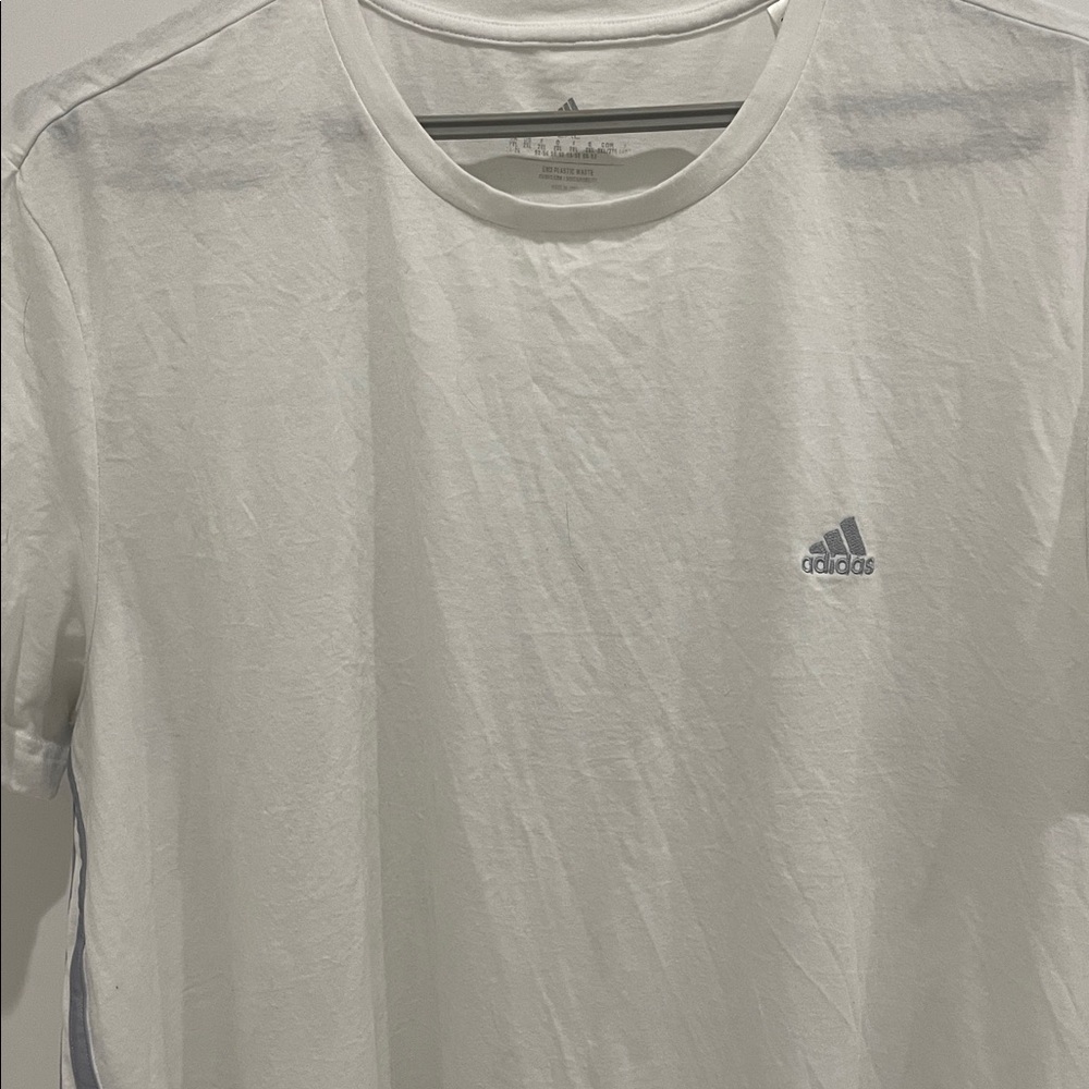Adidas Men's White T-Shirt. Size 2XL - Picture 11 of 16
